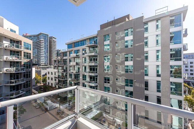 Building Photo - ***2 BED 2 BATH CONDO***PET-FRIENDLY***ASS...