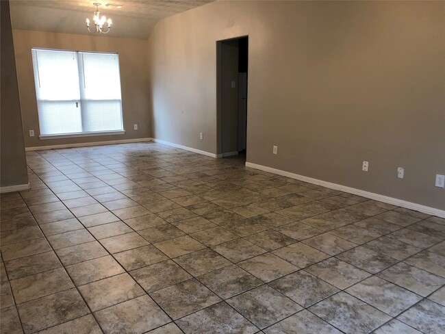 Building Photo - 22811 W Fairfax Village Cir