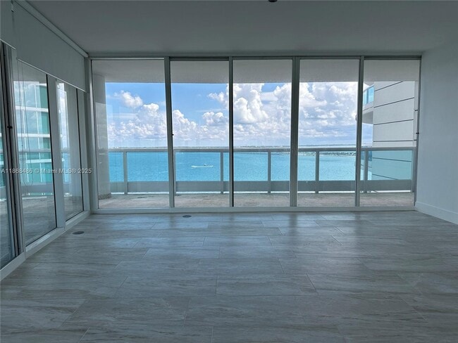 Building Photo - 2127 Brickell Ave