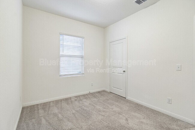 Building Photo - 14374 Palm Ridge