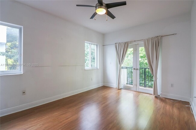 Building Photo - 2947 Coconut Ave