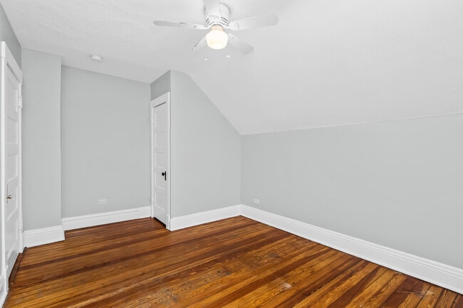 Building Photo - 1116 Darrow Ave