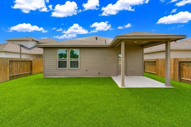 Building Photo - 14469 Sugar Pines Dr