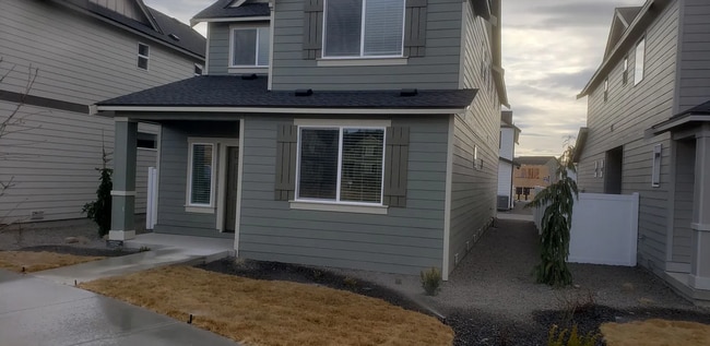 Building Photo - Liberty Lake 4 Bed 2.5 Bath home built 2022 with all the amenities.  Ready this summer