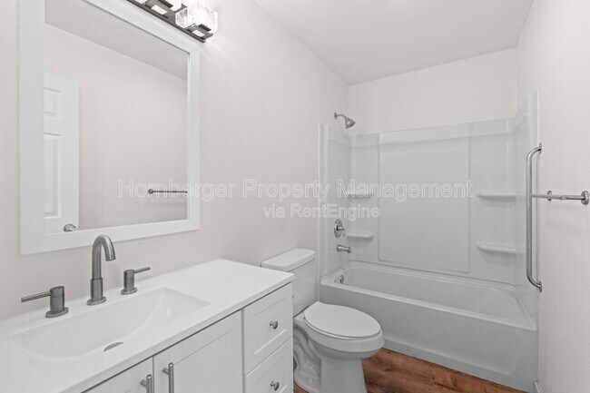 Building Photo - 6950 N Crestline St