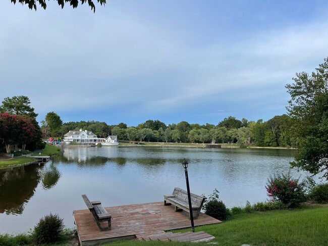 Building Photo - 511 N Water's Edge Dr