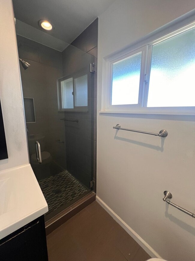 Building Photo - Costa Mesa House Large Lot;  Open House Today 3/7/2026 11:30 PM - 1:00 PM