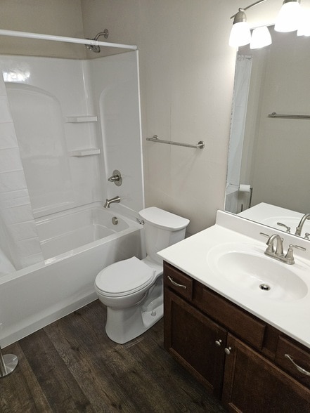 Building Photo - 101 Edgewood Dr