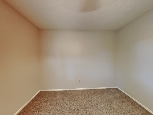 Building Photo - 209 Greenshire Dr