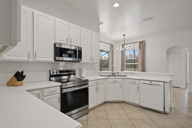 Building Photo - 511 Prestwick Dr