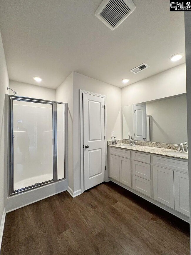 Building Photo - 199 Kitti Wake Dr