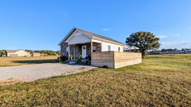 Building Photo - 106 Breanna Blvd