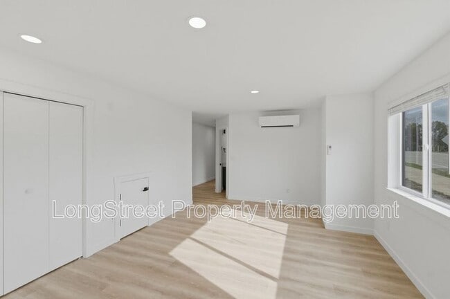 Building Photo - 810 S 19th St