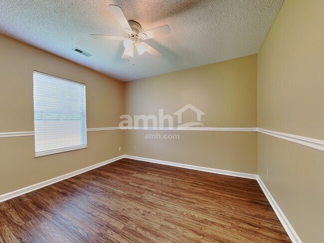 Building Photo - 2524 Cinema Dr