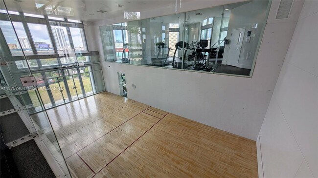 Building Photo - 350 S Miami Ave