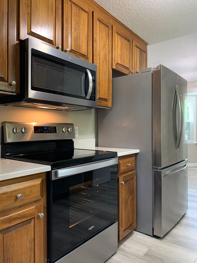 Building Photo - Fantastic Renovated Raleigh Ranch, With Am...