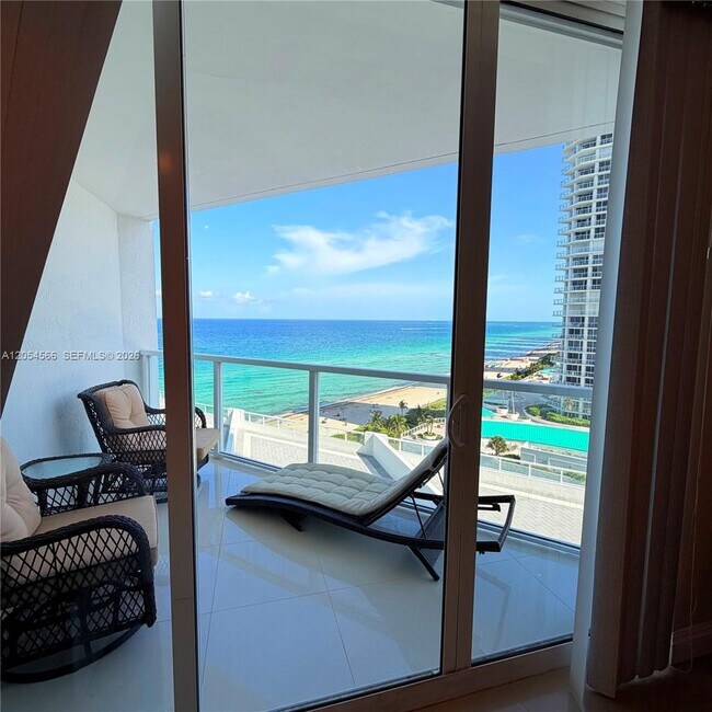 Building Photo - 16699 Collins Ave