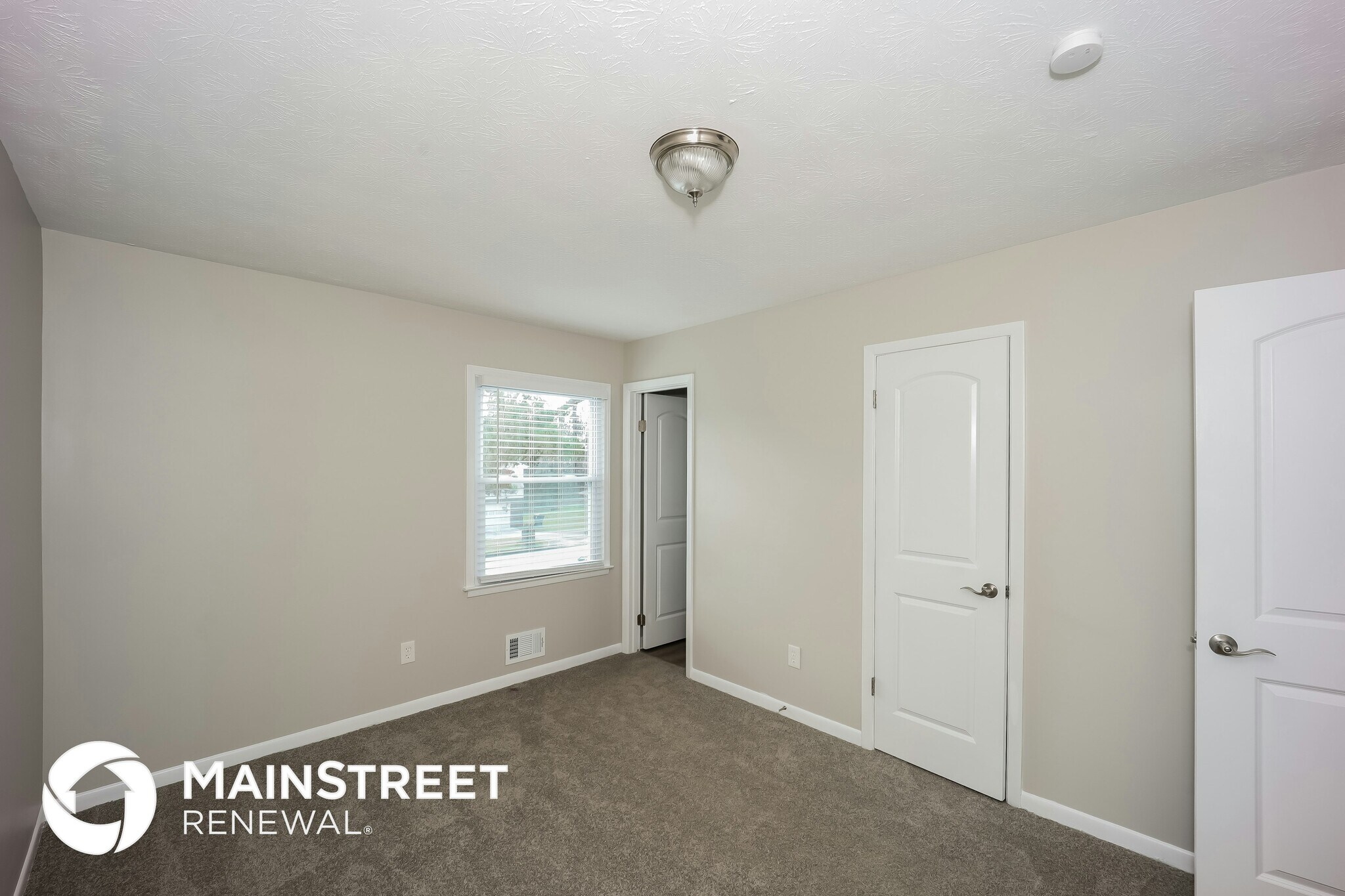 Building Photo - 3785 Benchmark Dr