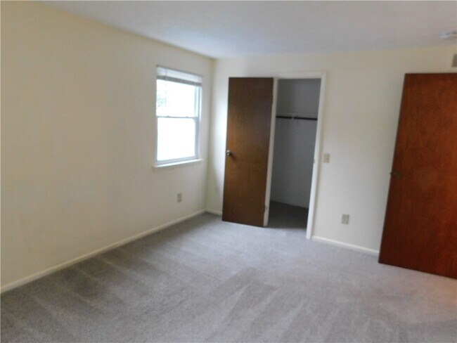 Building Photo - 25 Havenwood