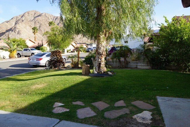 Building Photo - 53805 Avenida Martinez