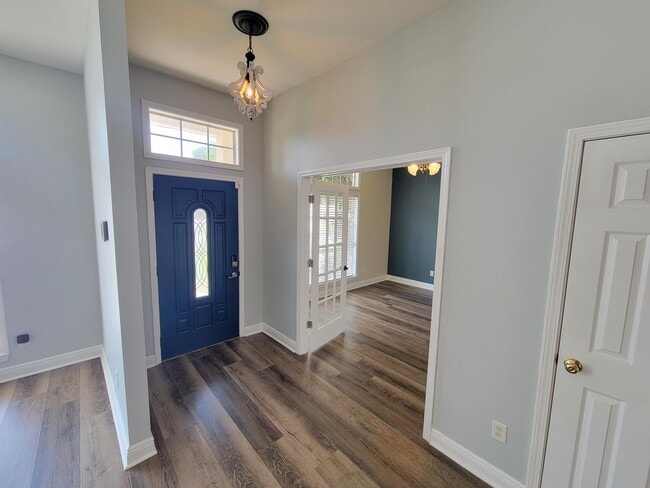 Building Photo - 3808 Saber Tooth Cir