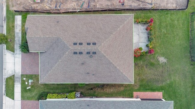 Building Photo - 5092 Twin Lakes Blvd