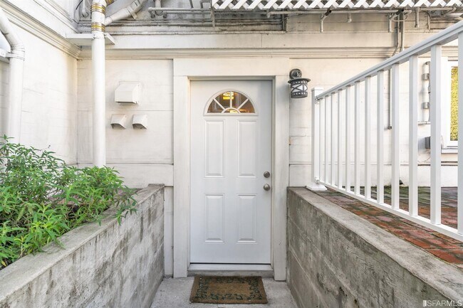 Building Photo - 2615 California St