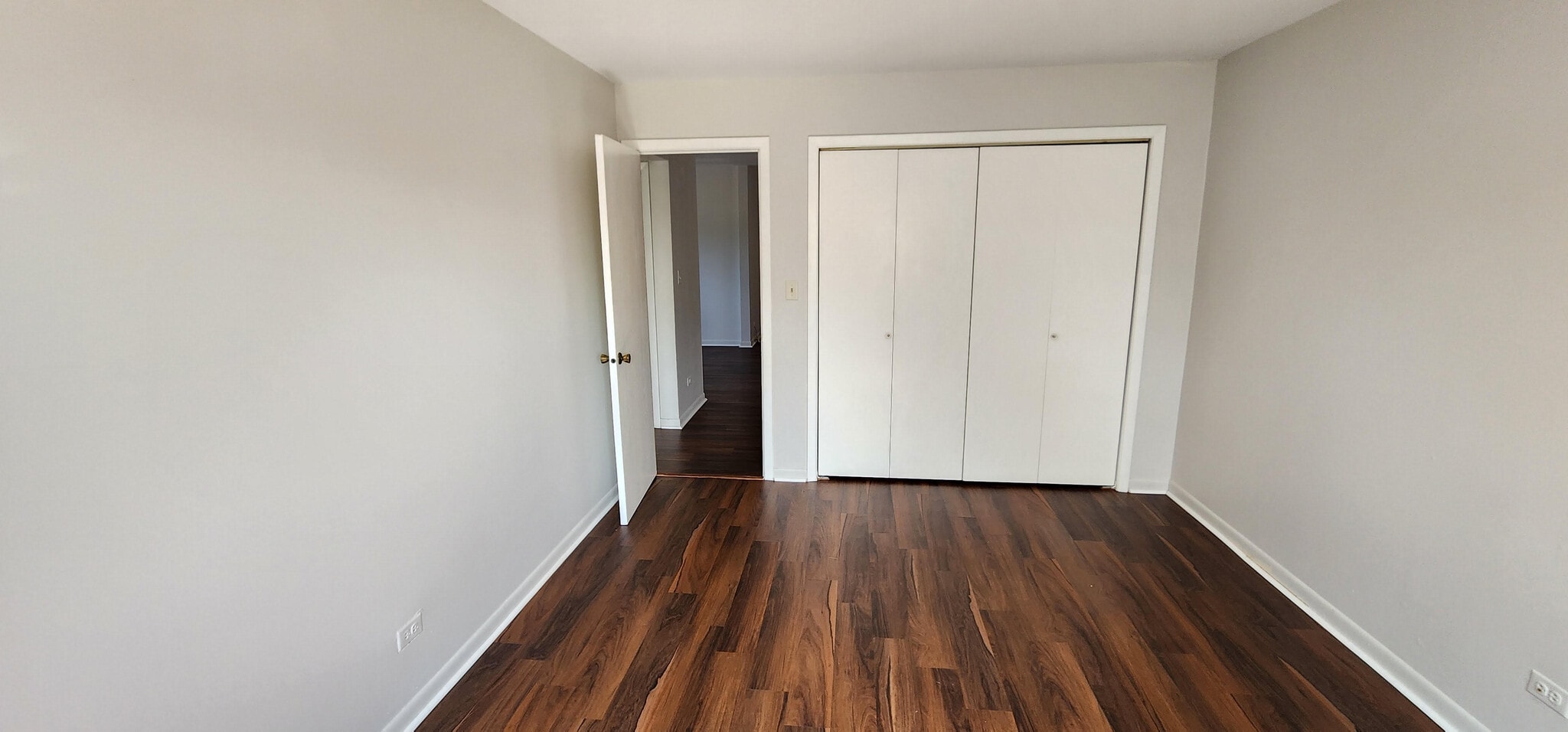 Building Photo - 6163 N Leavitt St