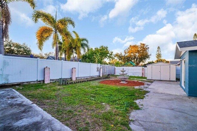 Building Photo - 12392 Cumberland Dr