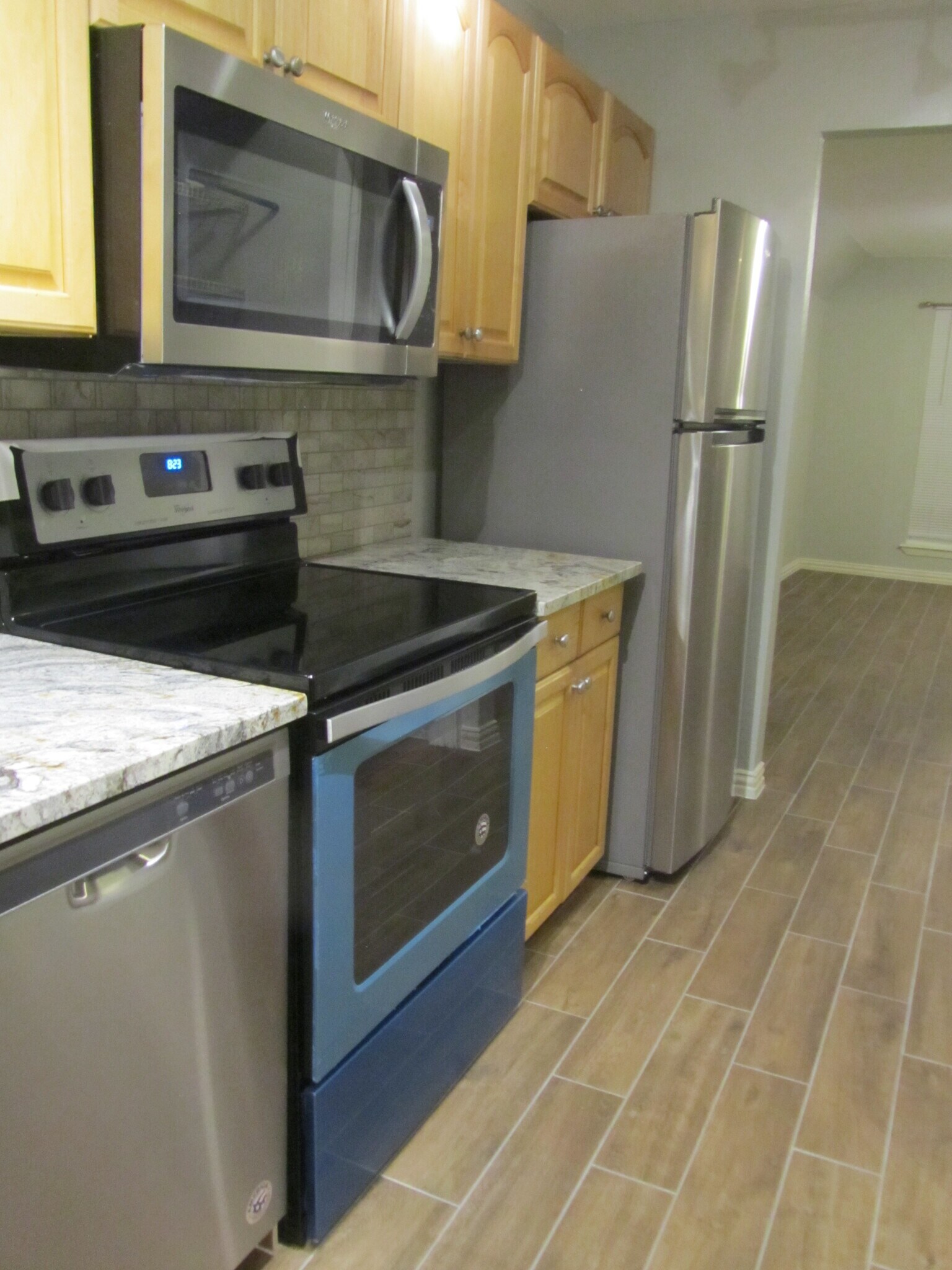 kitchen - 239 W Peach St