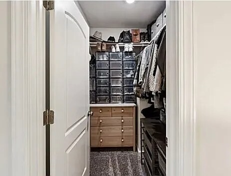 Walk-in Closet - 816 Woodside St