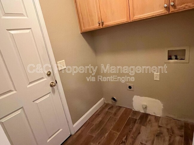 Building Photo - 1241 Inglewood Ct