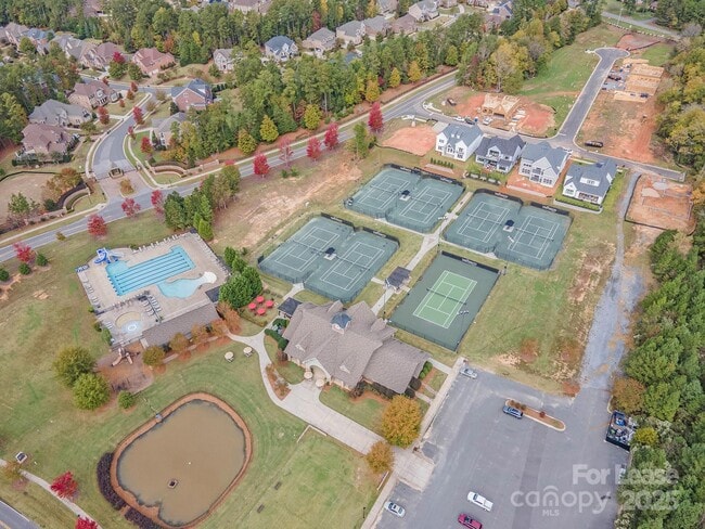 Building Photo - 14040 Lake Home Ln