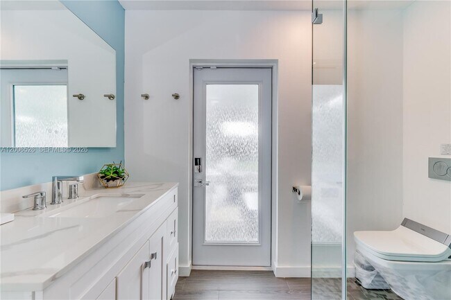 Building Photo - 4212 Van Buren St