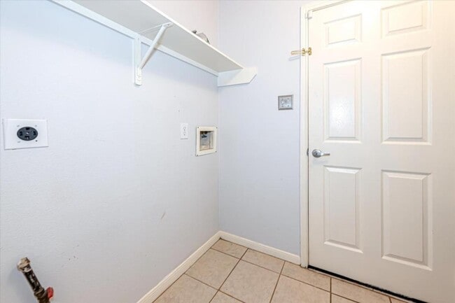 Building Photo - 3227 Lantern Bay Ln