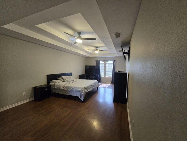 Building Photo - 9819 Sweetwind Dr