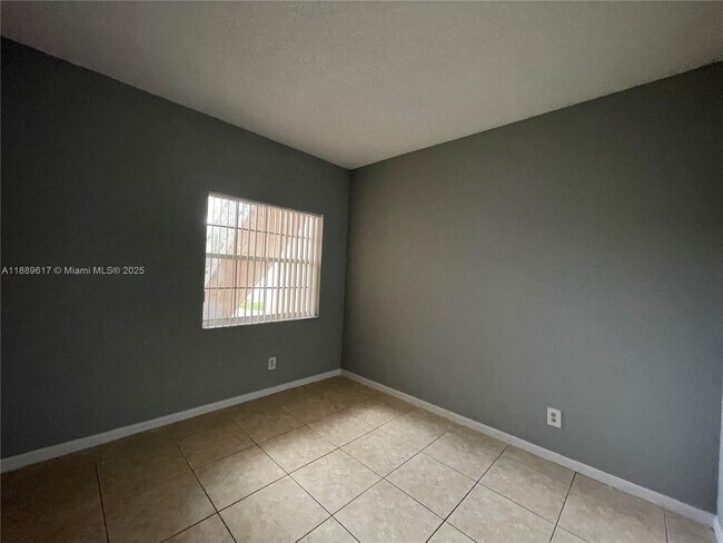 Building Photo - 840 Cypress Park Way