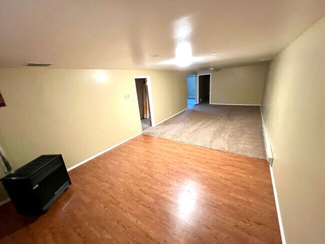 Building Photo - Pet Friendly 4 Bed 2 Bath Single Family Home, with Fenced Yard and Garage on Westside of Helena!