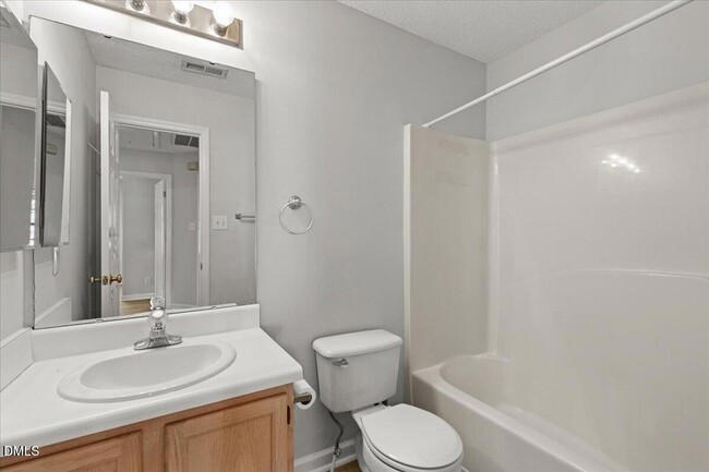 Building Photo - 102 Mint Hill Dr