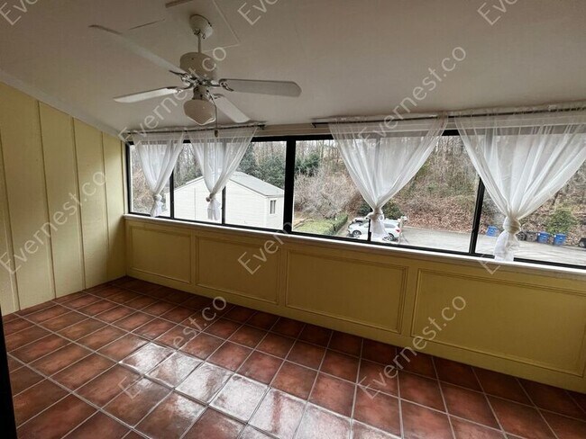 Building Photo - 604 Running Brook Rd