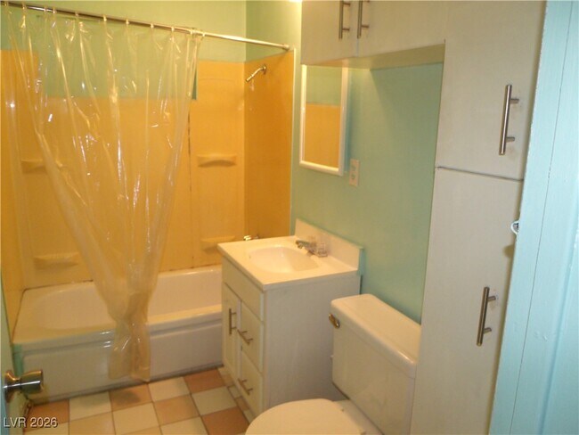 Building Photo - 571 National St