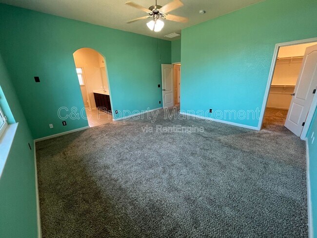 Building Photo - 335 Parliament Way