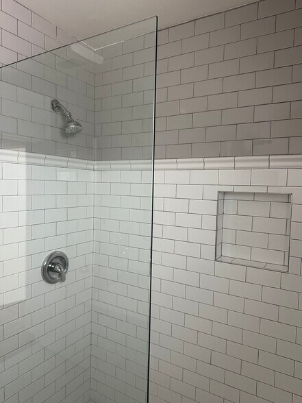 Building Photo - 6070 Pickford St