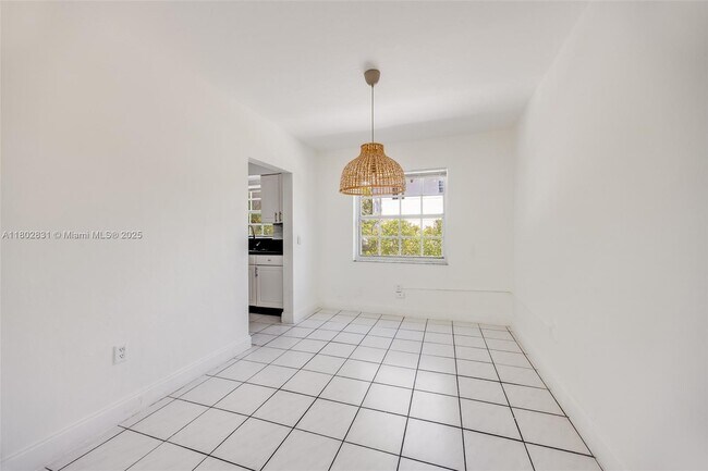 Building Photo - 953 SW 11th St
