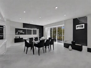 Building Photo - 3744 NE 167th St