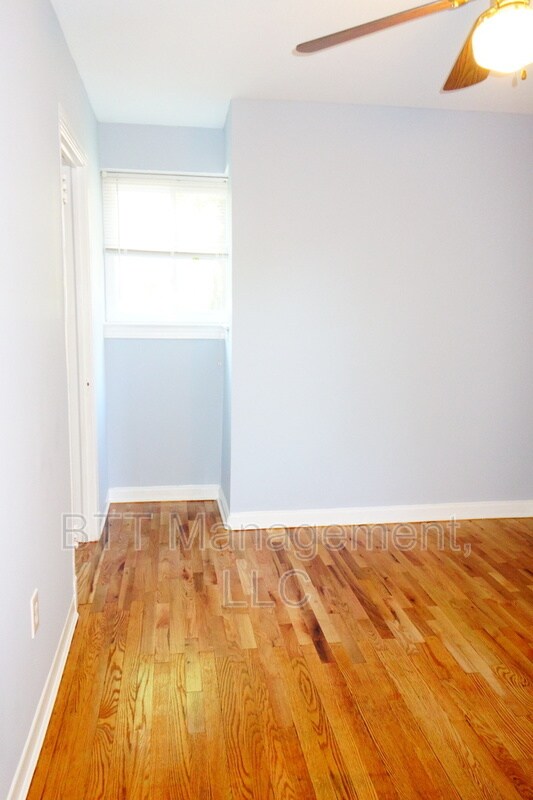 Building Photo - 8400 Greenwood Ave