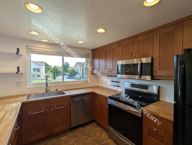 Building Photo - 4054 Nobel Dr