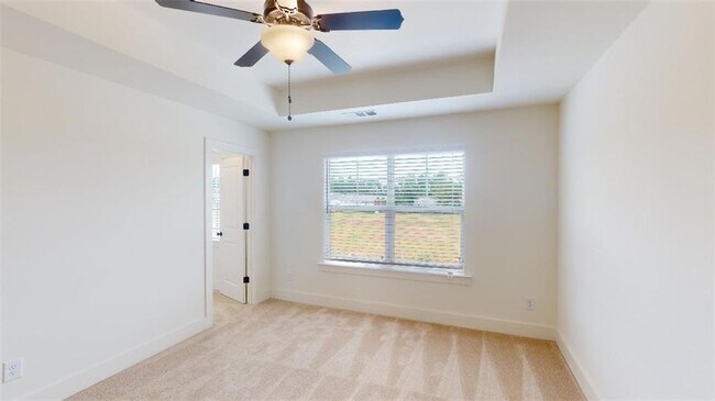 Building Photo - 5873 Greystone Dr