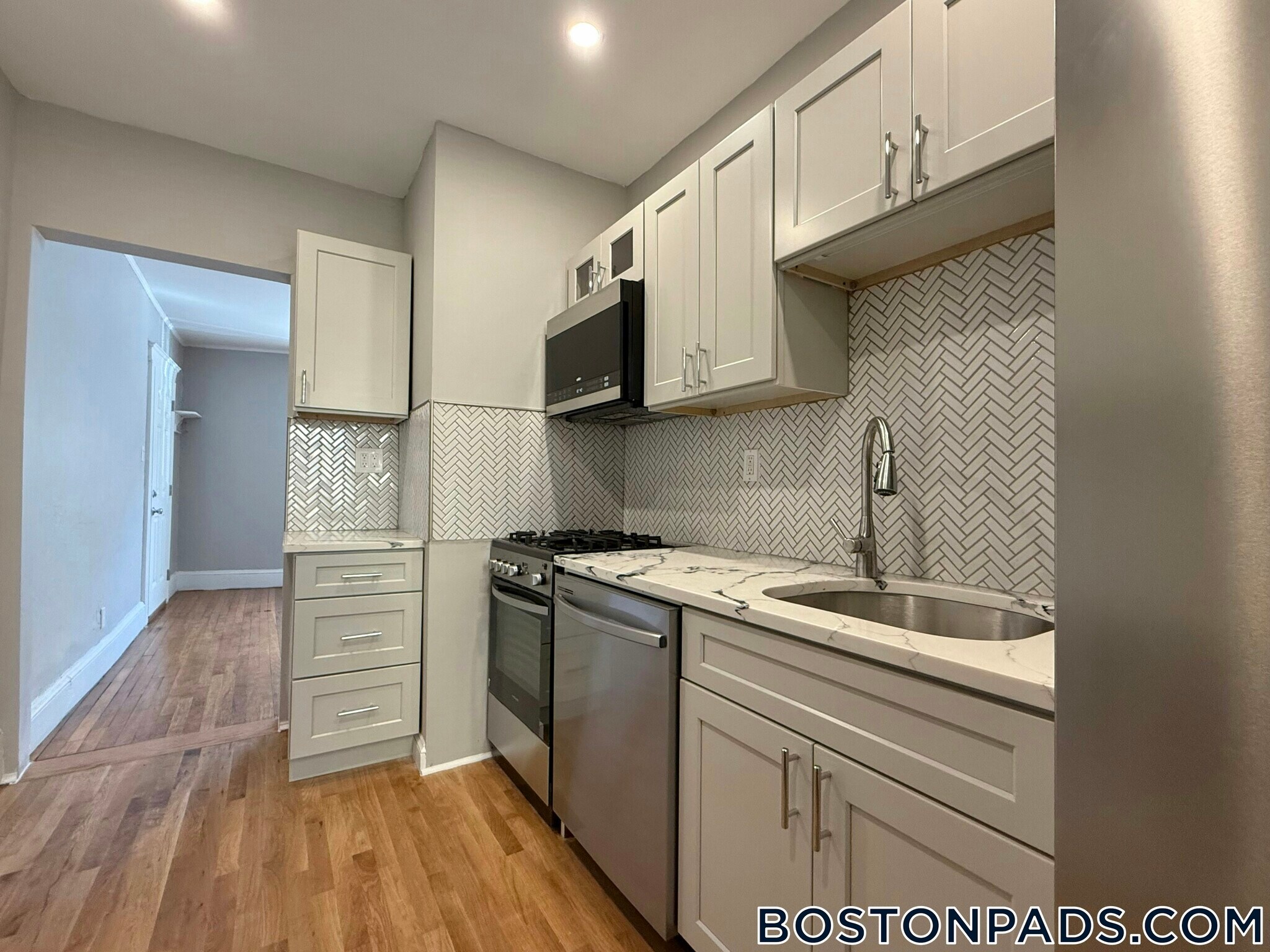 Building Photo - 99 Hancock St