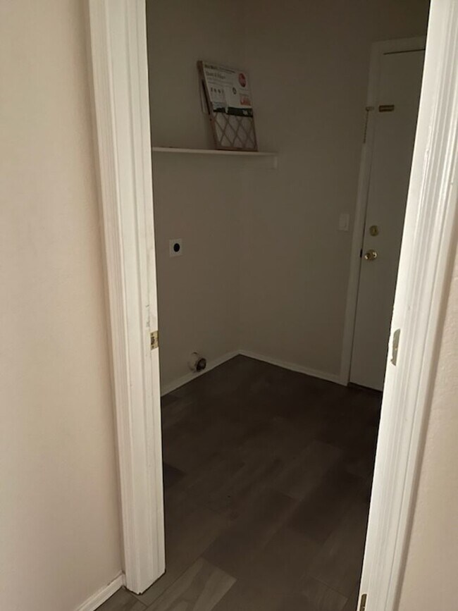 Building Photo - 4 bedroom 2 bath in Goodyear